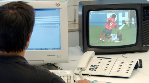 em-fussball-arbeitsplatz102~_v-image853_-7ce44e292721619ab1c1077f6f262a89f55266d7.jpg?version=1338993502562